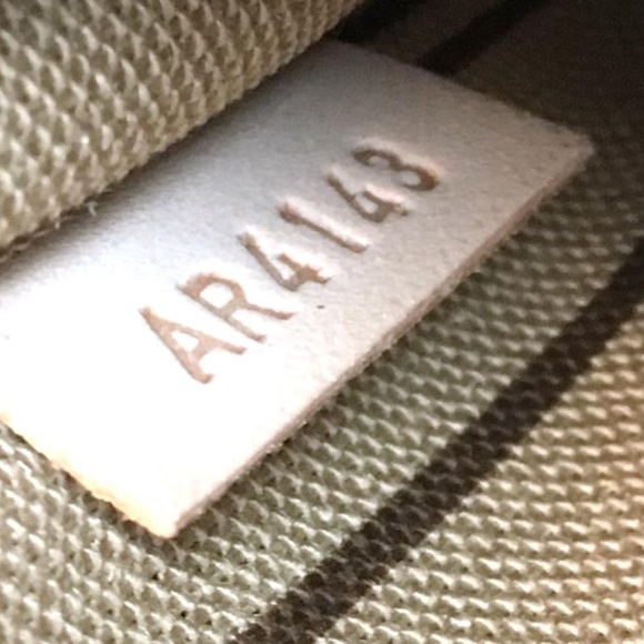 Neverfull Pochette Monogram Canvas Clutch - Picture 4 of 12